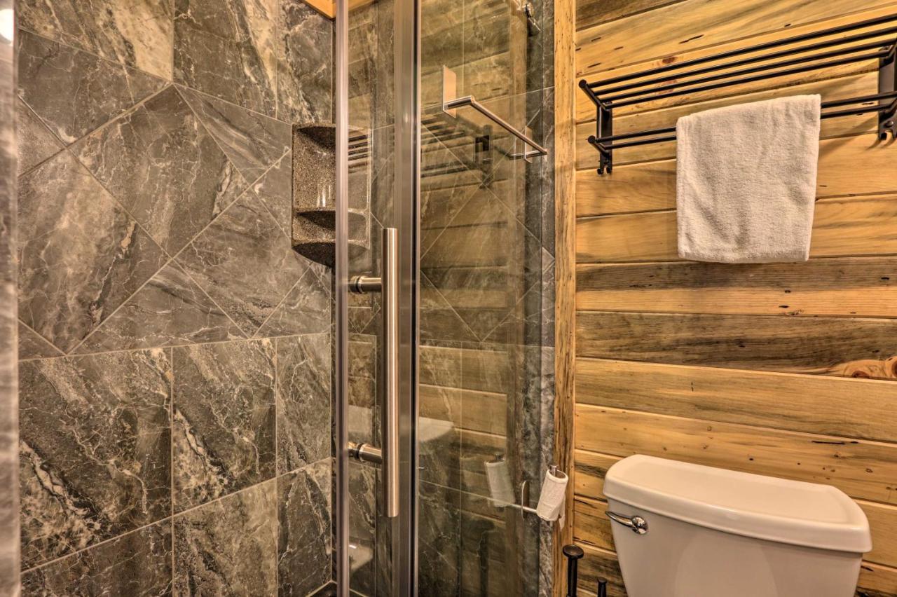 Eclectic Cabin With Hot Tub 1 Mi To Ober Gatlinburg Εξωτερικό φωτογραφία
